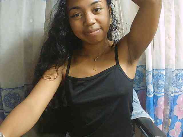 Natalie-Luxa webcam