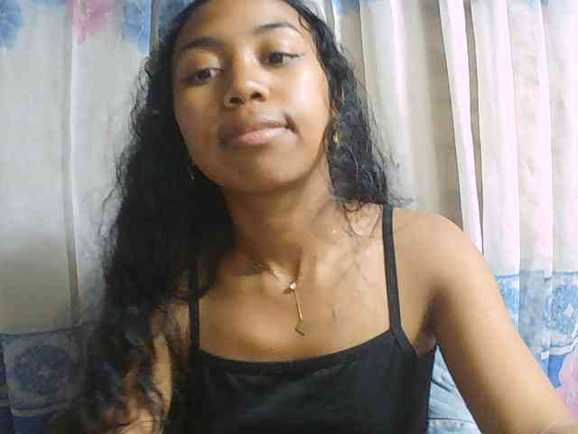 Natalie-Luxa webcam