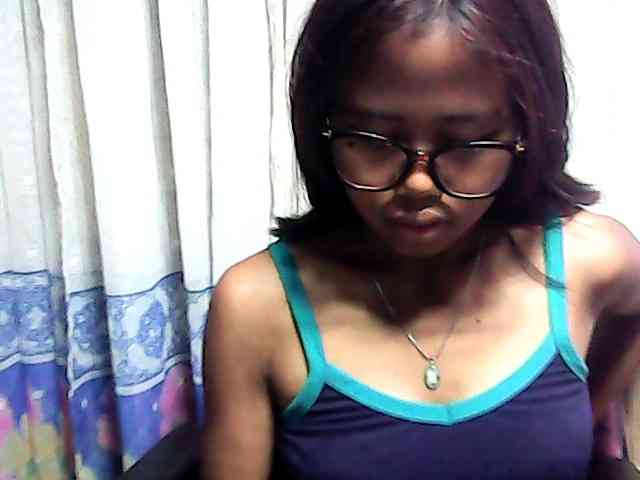 Natalie-Luxa webcam