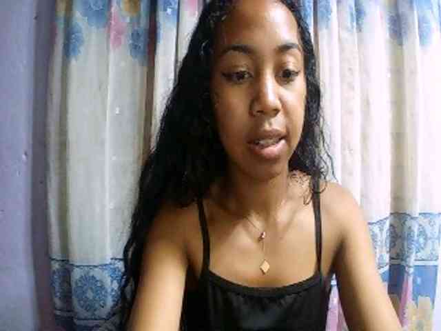 Natalie-Luxa webcam