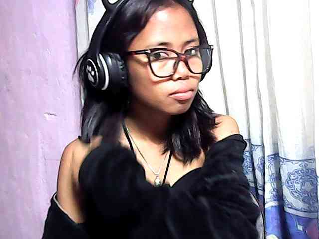 Natalie-Luxa webcam