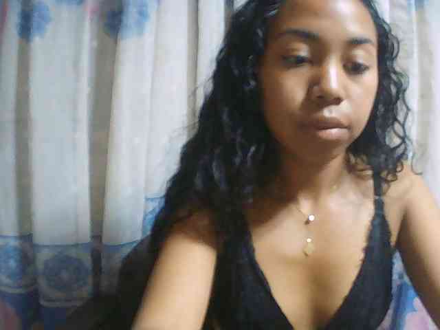 Natalie-Luxa webcam