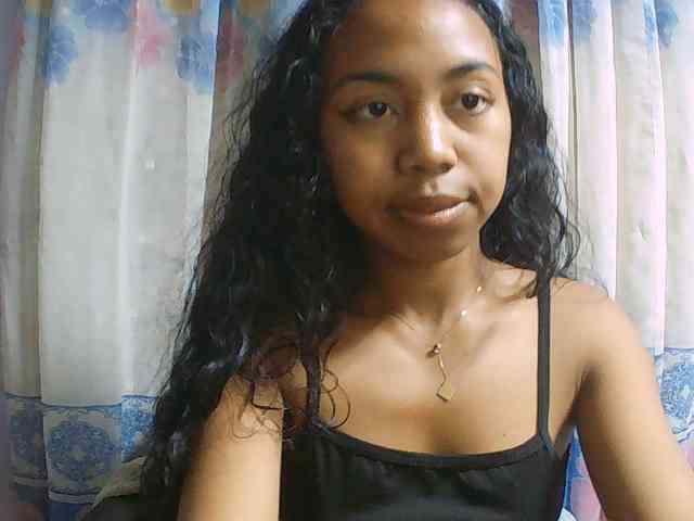 Natalie-Luxa webcam