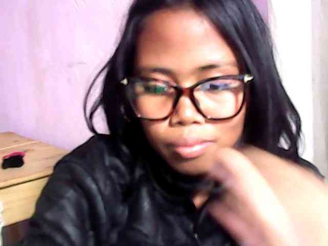 Natalie-Luxa webcam