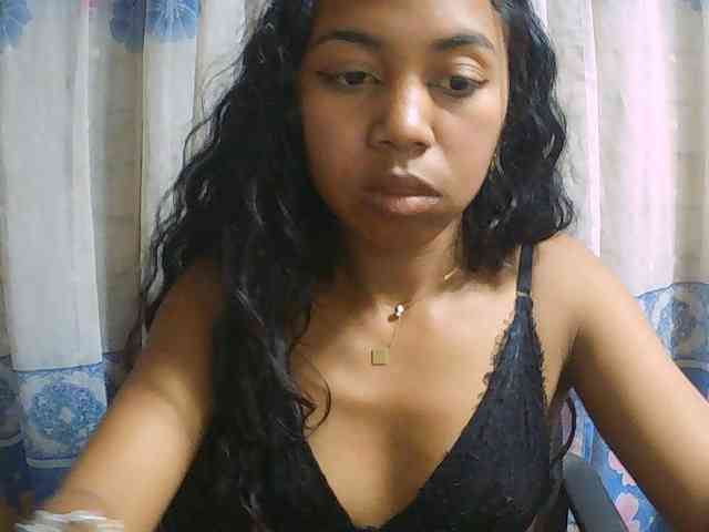 Natalie-Luxa webcam