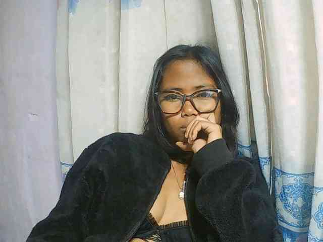 Natalie-Luxa webcam