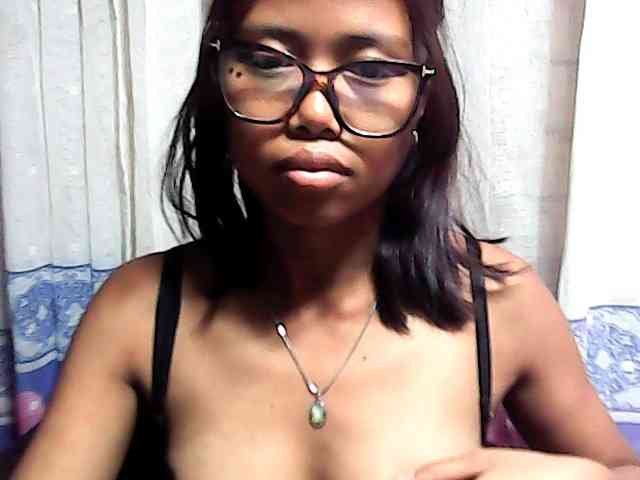 Natalie-Luxa webcam