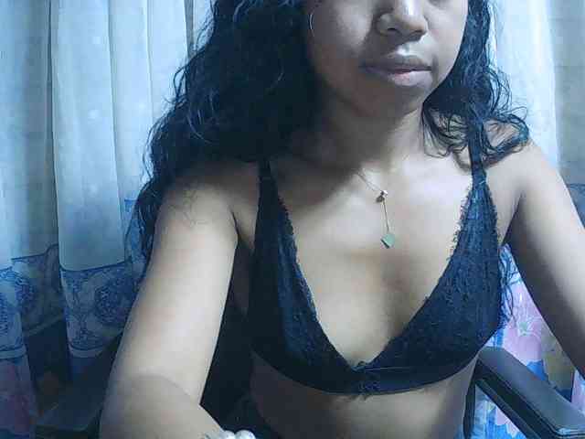 Natalie-Luxa webcam