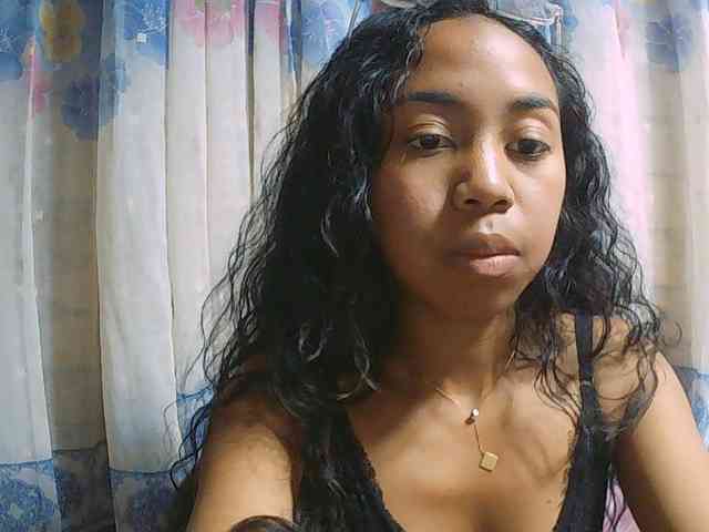 Natalie-Luxa webcam