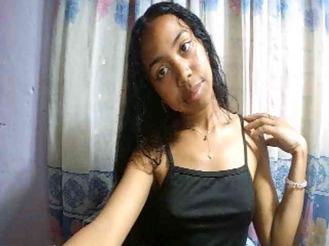Natalie-Luxa webcam