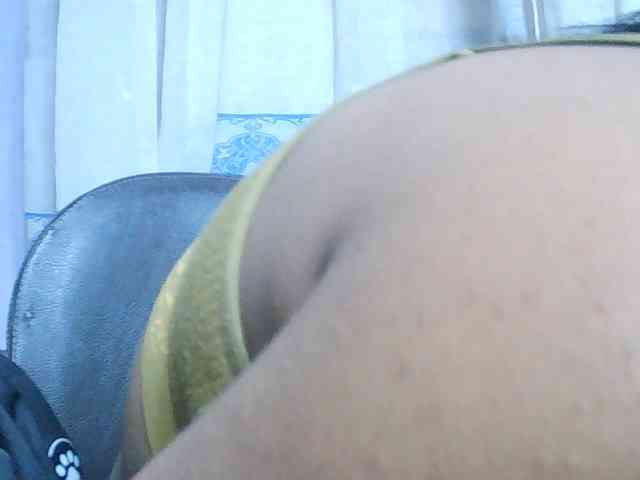 Natalie-Luxa webcam