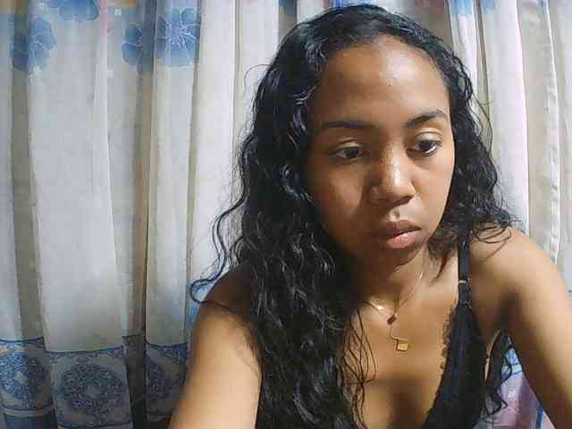 Natalie-Luxa webcam