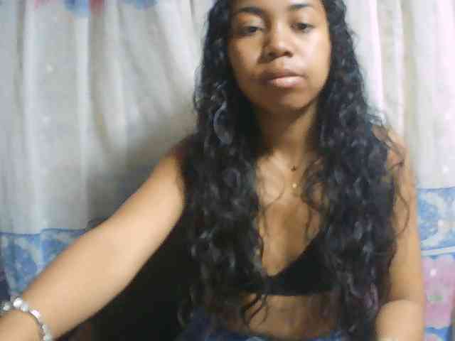 Natalie-Luxa webcam