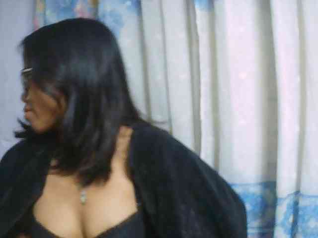 Natalie-Luxa webcam