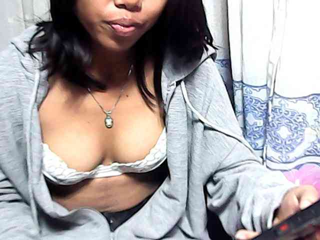 Natalie-Luxa webcam