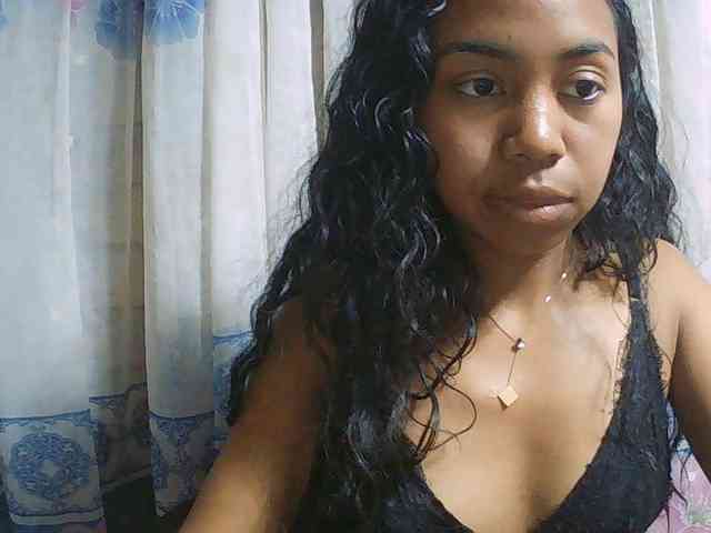 Natalie-Luxa webcam