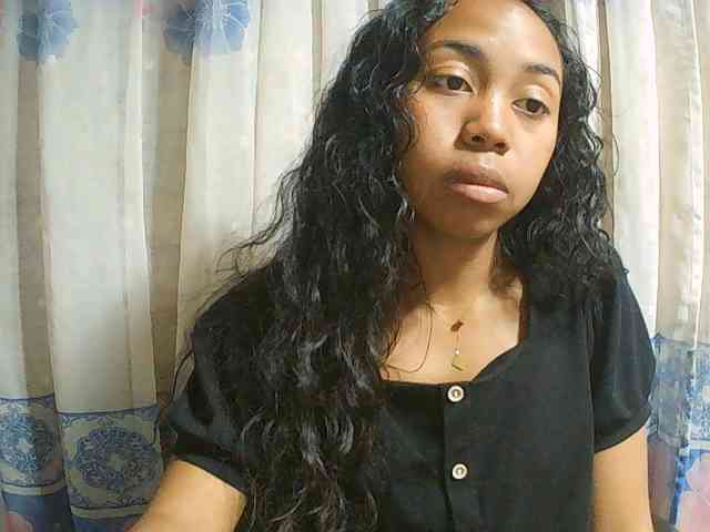 Natalie-Luxa webcam