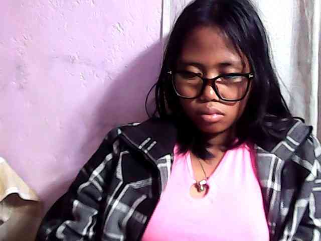 Natalie-Luxa webcam