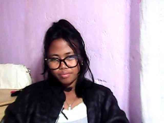 Natalie-Luxa webcam