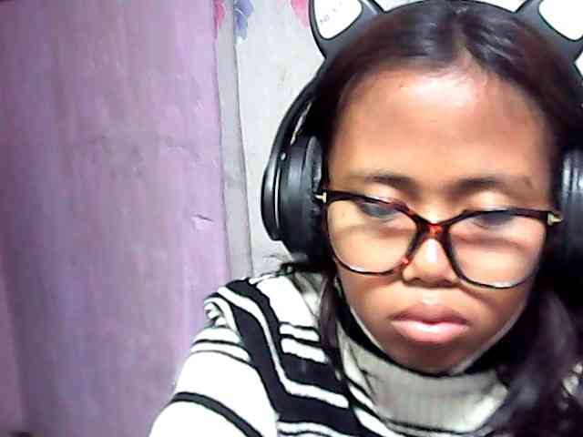 Natalie-Luxa webcam