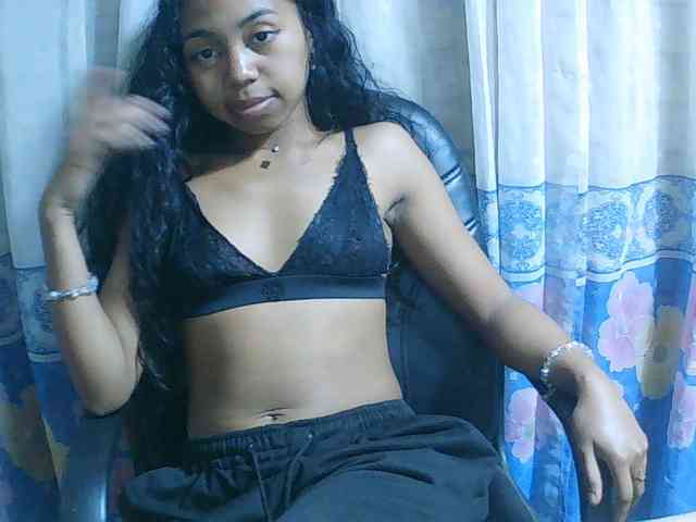 Natalie-Luxa webcam