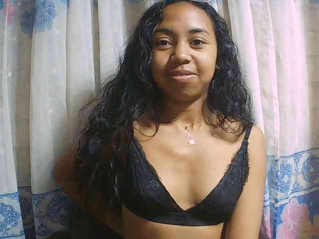 Natalie-Luxa webcam