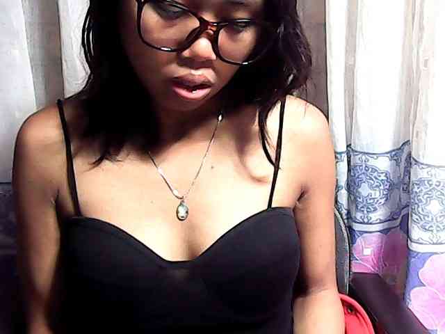 Natalie-Luxa webcam