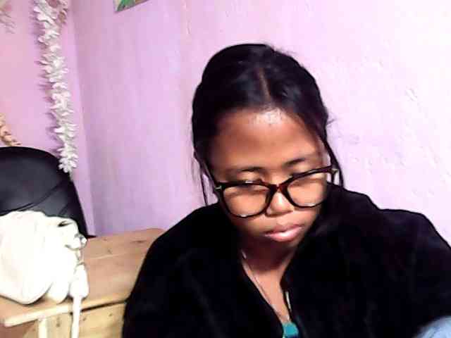 Natalie-Luxa webcam
