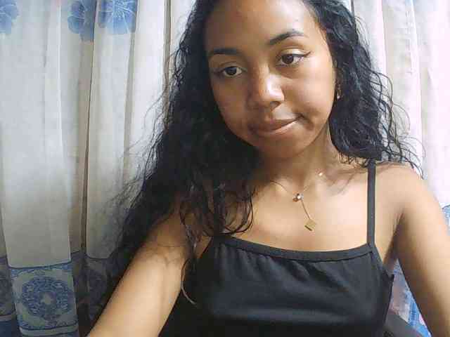 Natalie-Luxa webcam