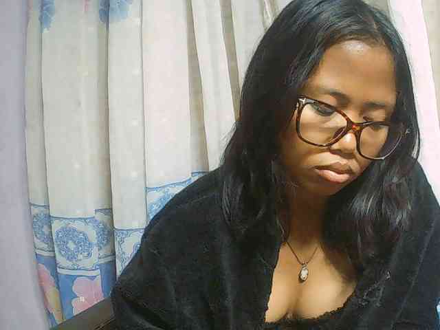 Natalie-Luxa webcam