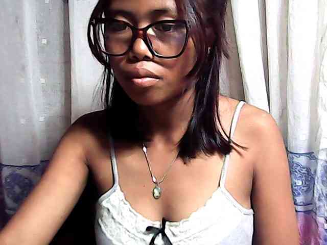 Natalie-Luxa webcam