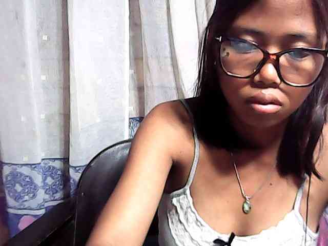 Natalie-Luxa webcam