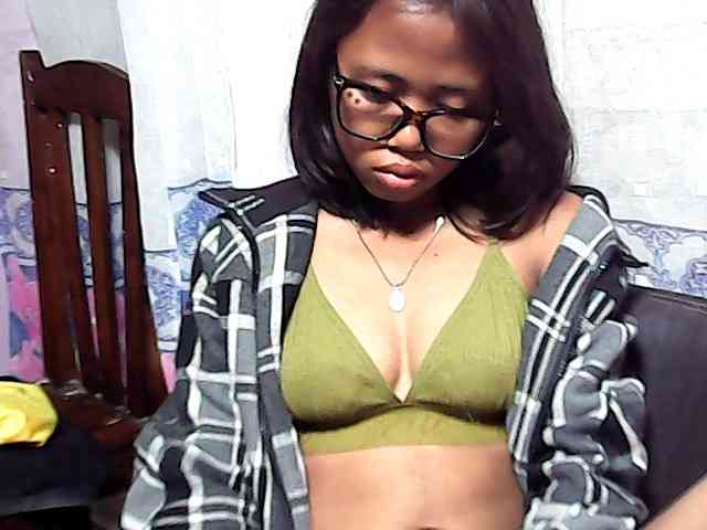 Natalie-Luxa webcam