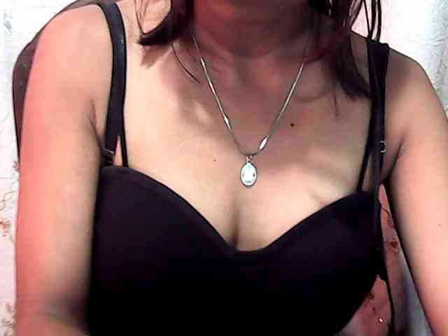 Natalie-Luxa webcam