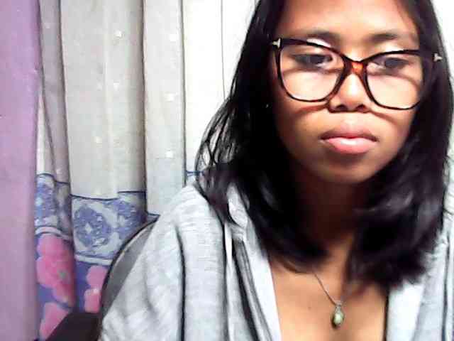 Natalie-Luxa webcam