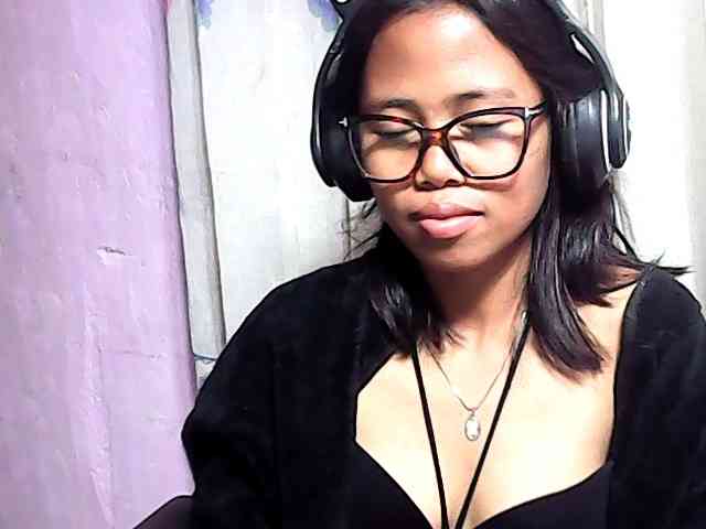 Natalie-Luxa webcam