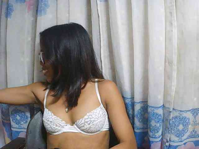 Natalie-Luxa webcam