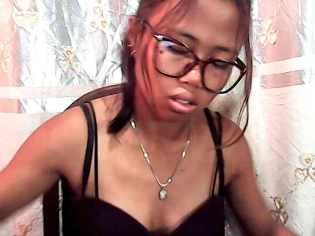 Natalie-Luxa webcam