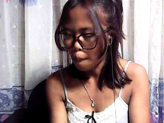 Natalie-Luxa webcam
