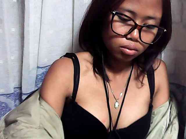 Natalie-Luxa webcam