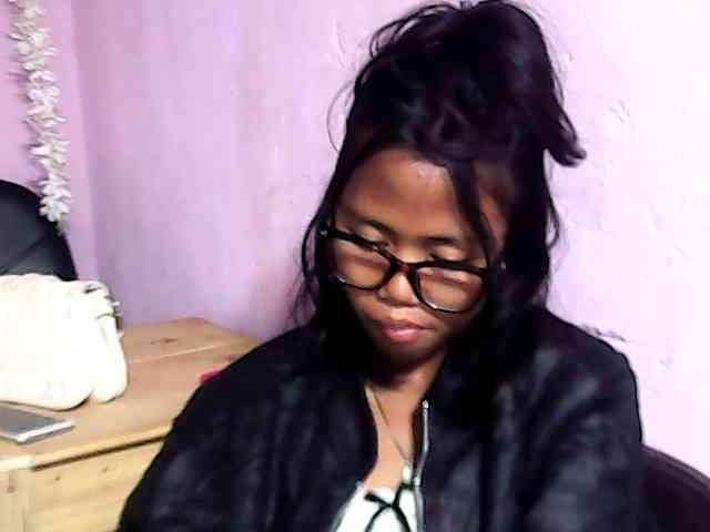 Natalie-Luxa webcam