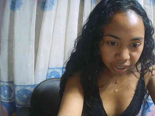Natalie-Luxa webcam