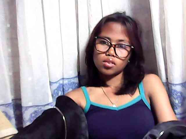 Natalie-Luxa webcam