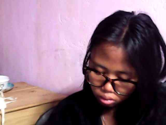 Natalie-Luxa webcam