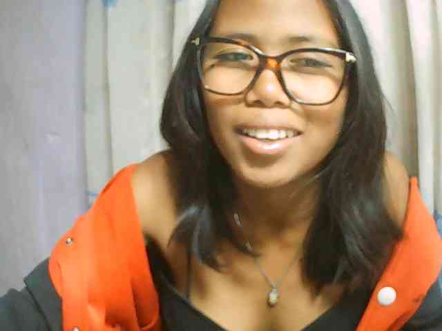 Natalie-Luxa webcam