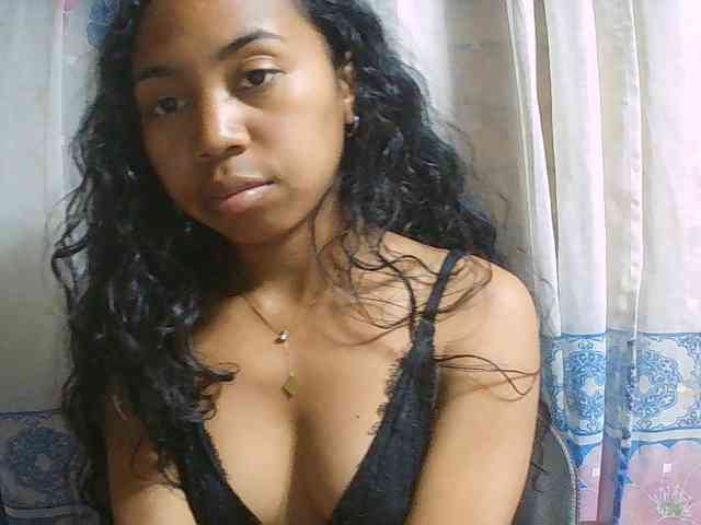 Natalie-Luxa webcam