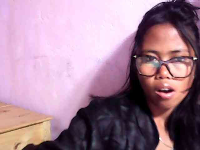 Natalie-Luxa webcam