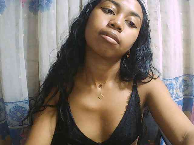 Natalie-Luxa webcam