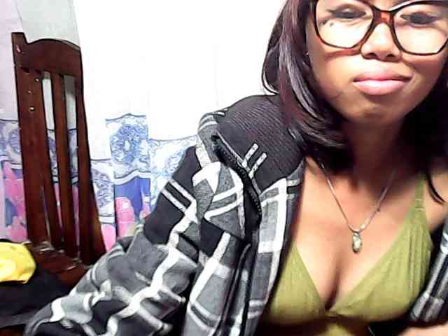 Natalie-Luxa webcam