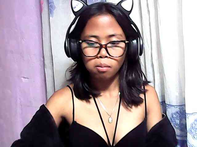 Natalie-Luxa webcam